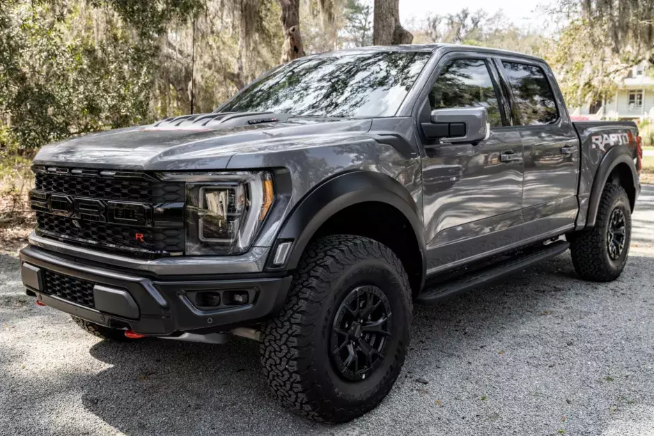 Ford Raptor удивил ценой: в Европе пикап стоит 156 000 долларов