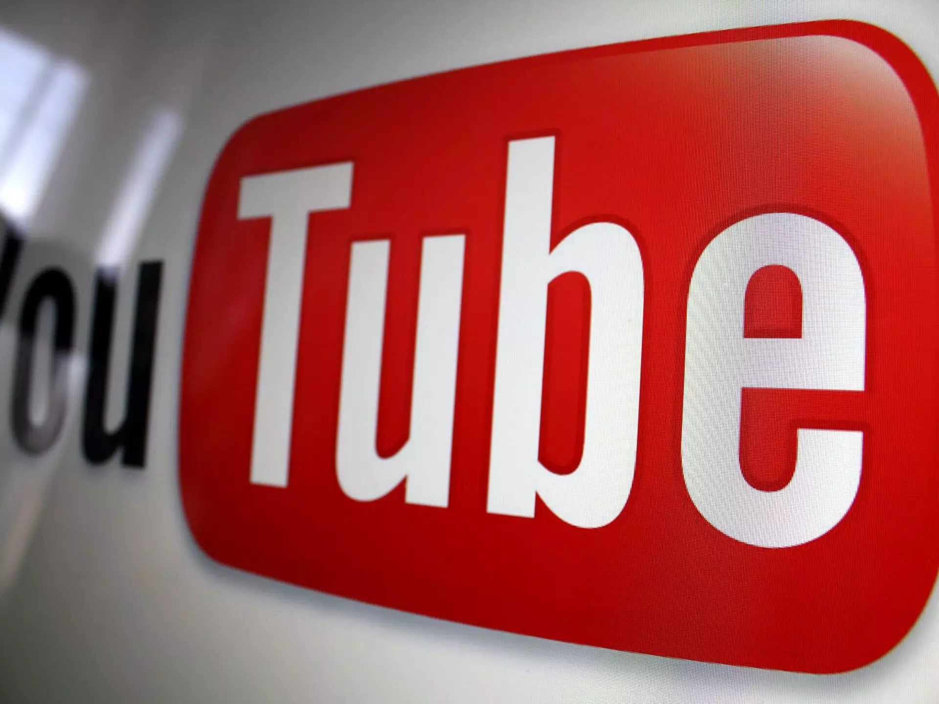 YouTube ввел обязательную маркировку для видео, созданных с ИИ
