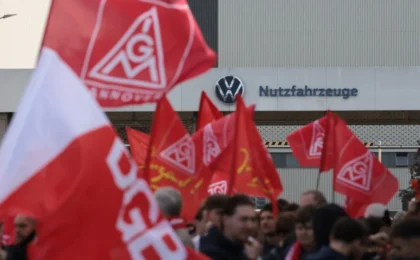 Автопром Германии ведет борьбу за рабочие места на фоне кризиса Volkswagen и Mercedes-Benz