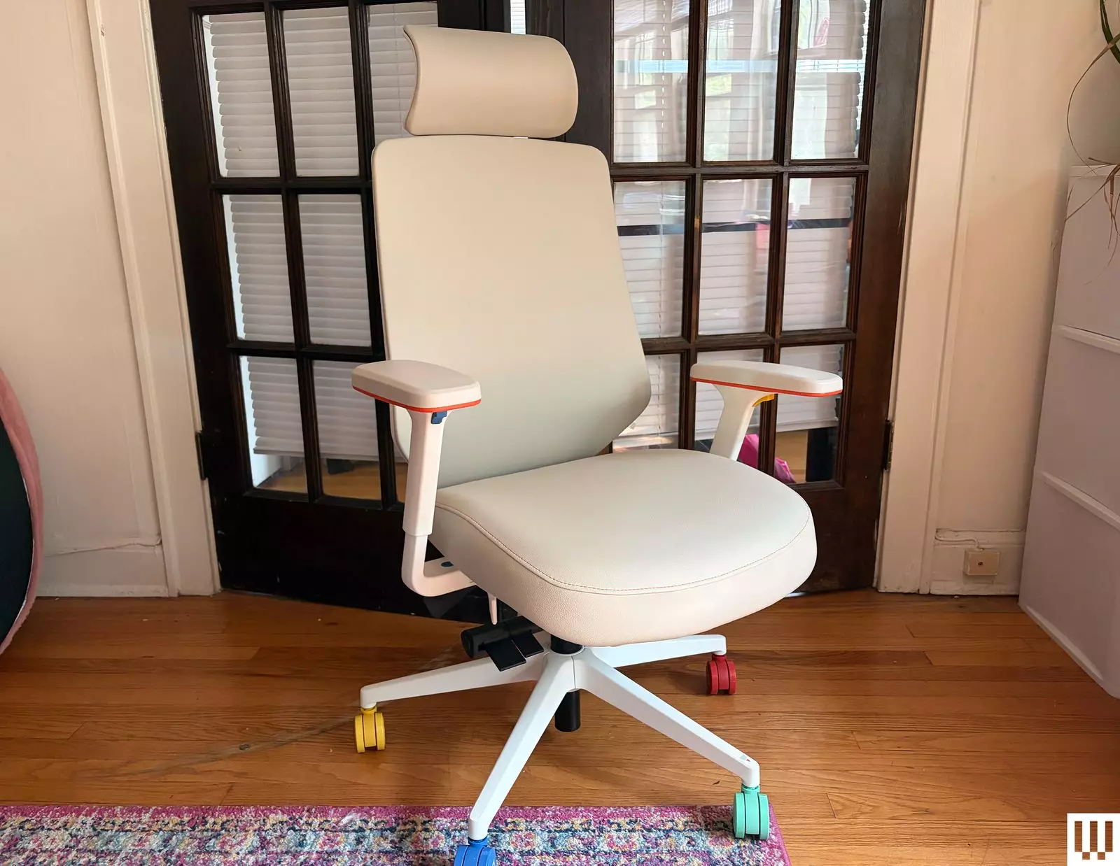 Кресло Ergonomic Chair Pro в коллаборации с Sega