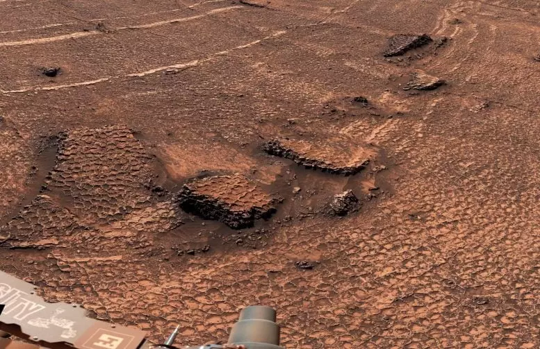 NASA’s Curiosity Mars Rover Honeycomb Textures