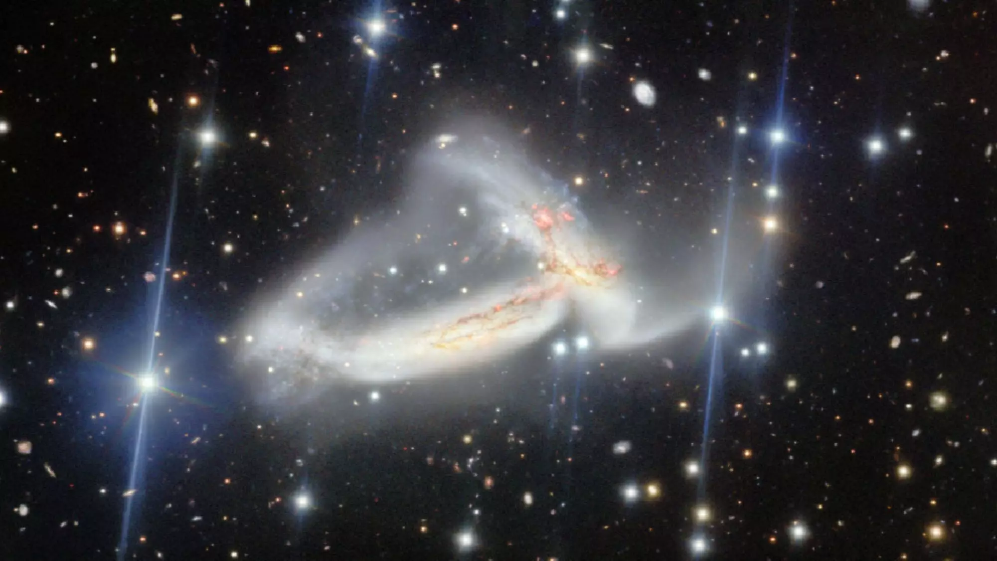 Слияние галактик NGC 7253